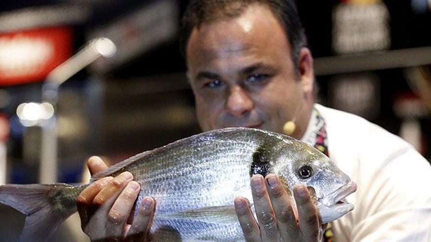 El cocinero Ángel León,durante su ponencia &#039;La sangre del mar&#039;.