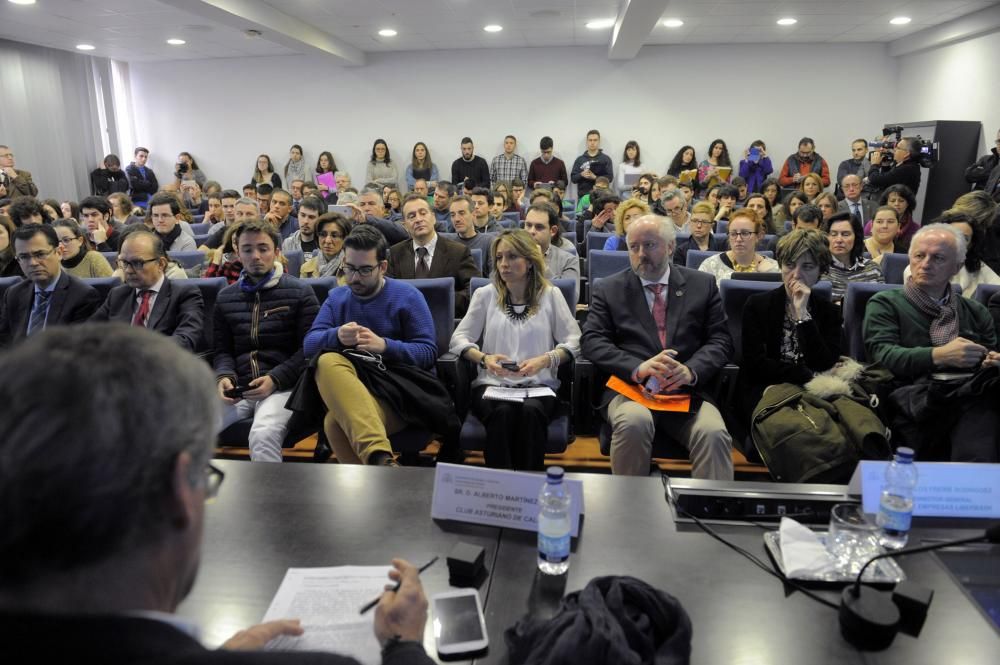 Estudiantes y miembros de la PAH revientan un acto en la Universidad