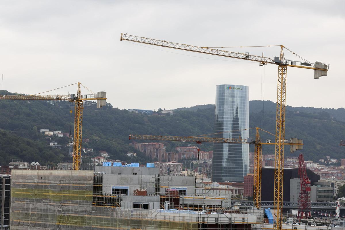 El euríbor puede cerrar el año en el 2,434 % con un ahorro en las hipotecas de 1.200 euros