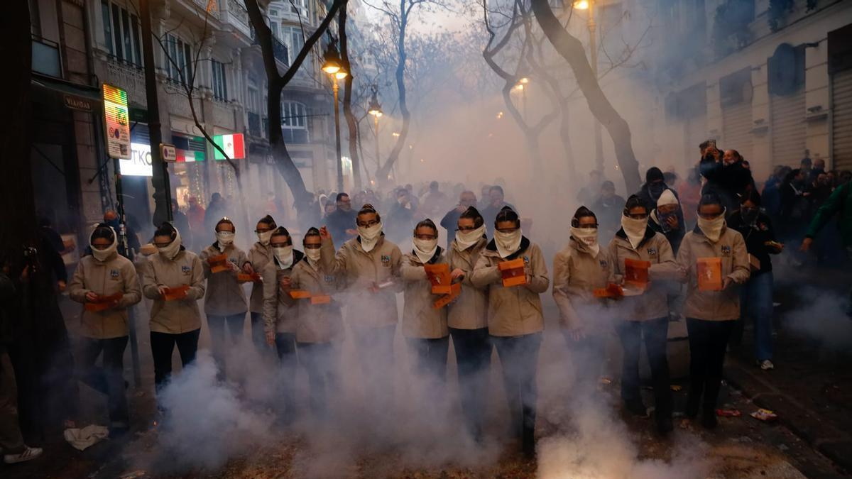 Arranca el gran domingo fallero con la Macrodespertà