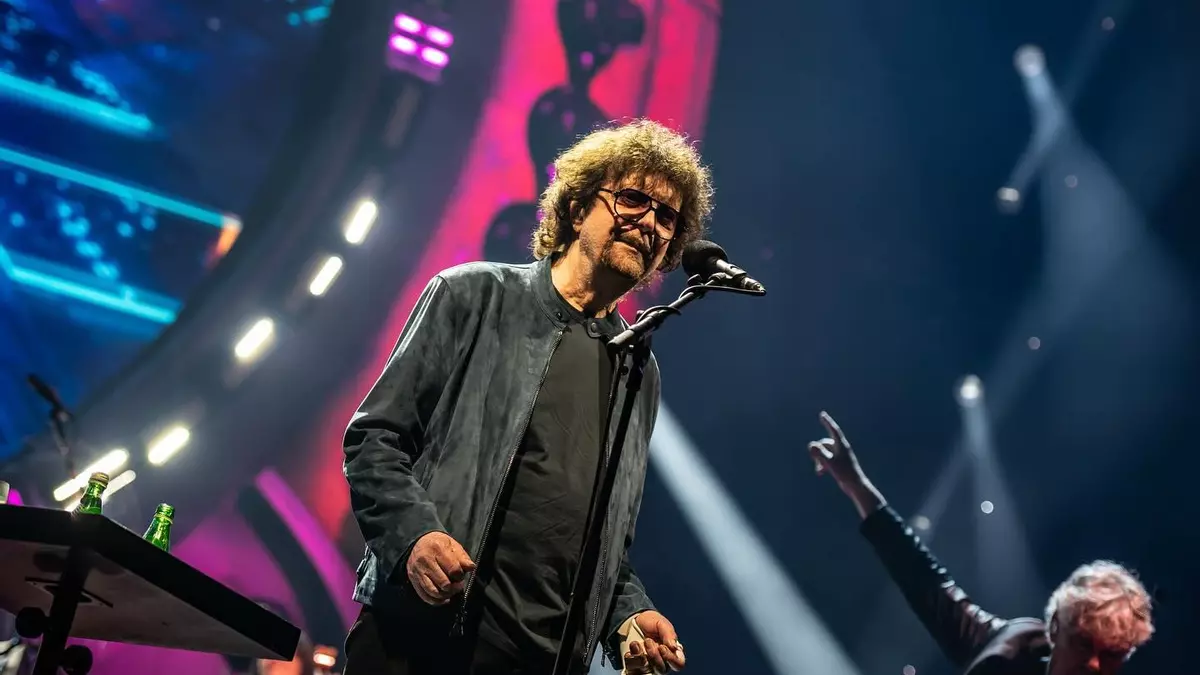 La Electric Light Orchestra vuela alto en su gira de despedida: lluvia de 'hits', dulce melancolía y Jeff Lynne con una mano rota