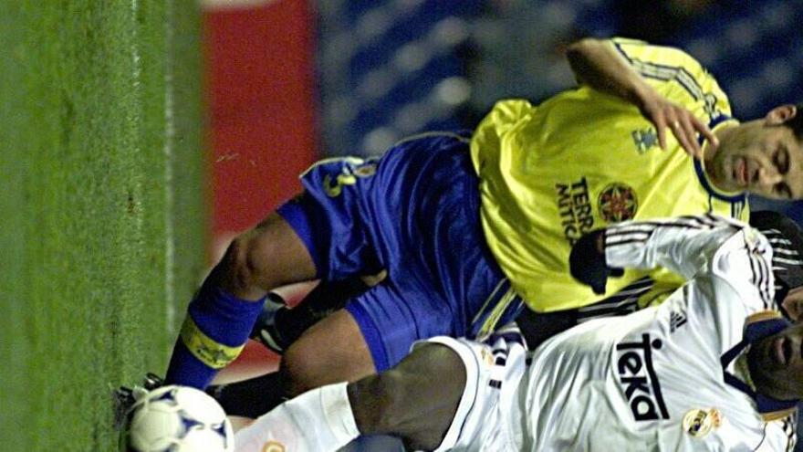 Lance del Real Madrid - Villarreal de Copa, donde se ve el fondo del Bernabéu vacío.