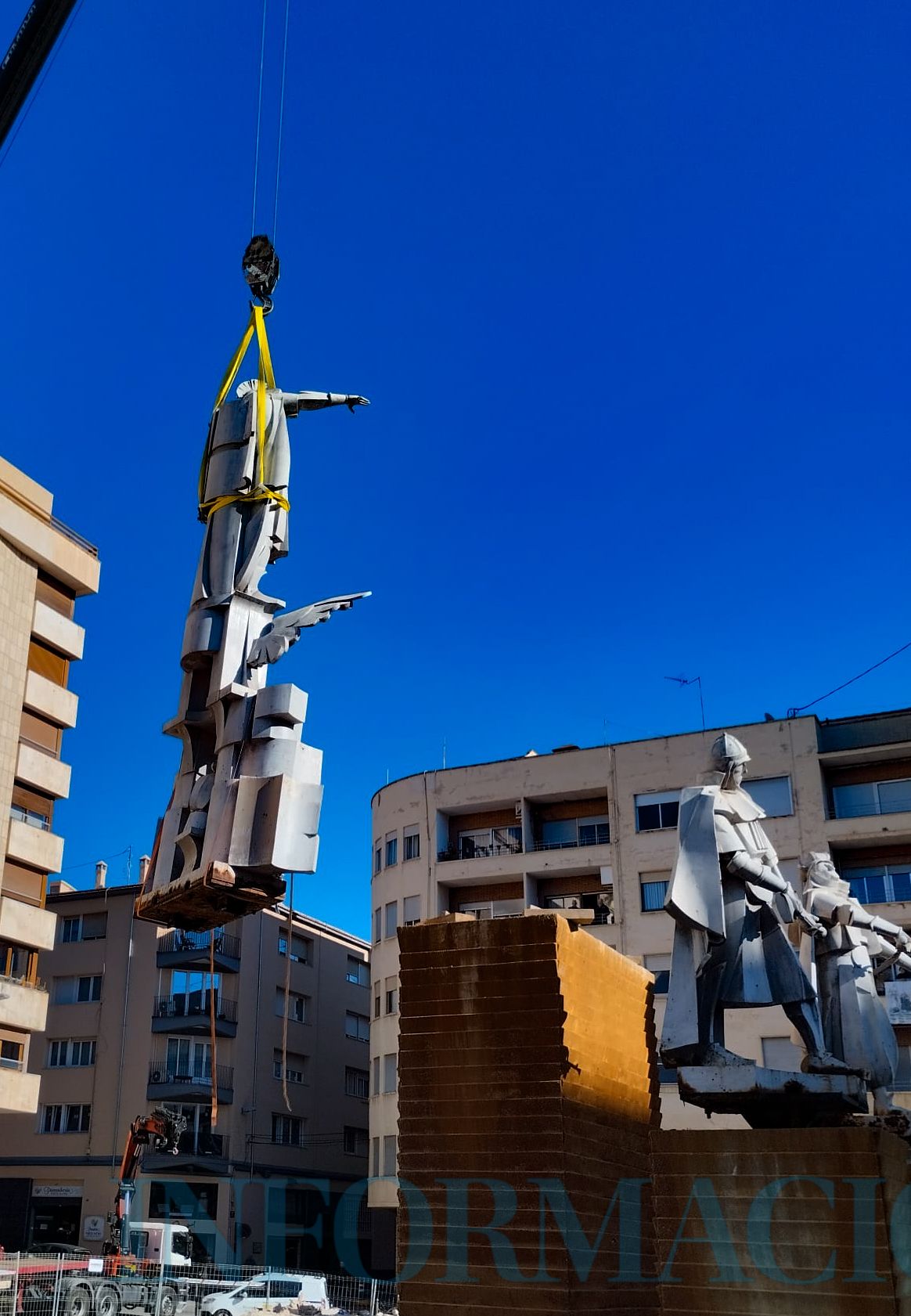 Retiran la imagen de San Jorge de la Rosaleda de Alcoy