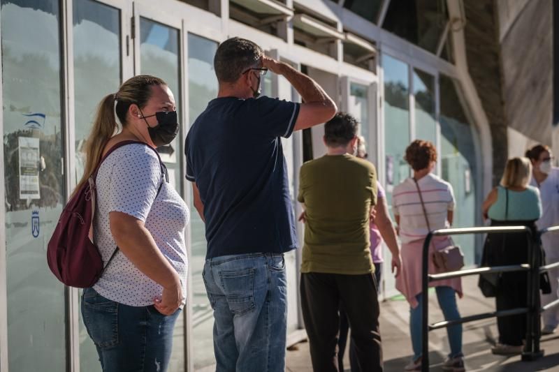 Jornada de vacunación por el Covid-19 en el Recinto Ferial el día de Año Nuevo