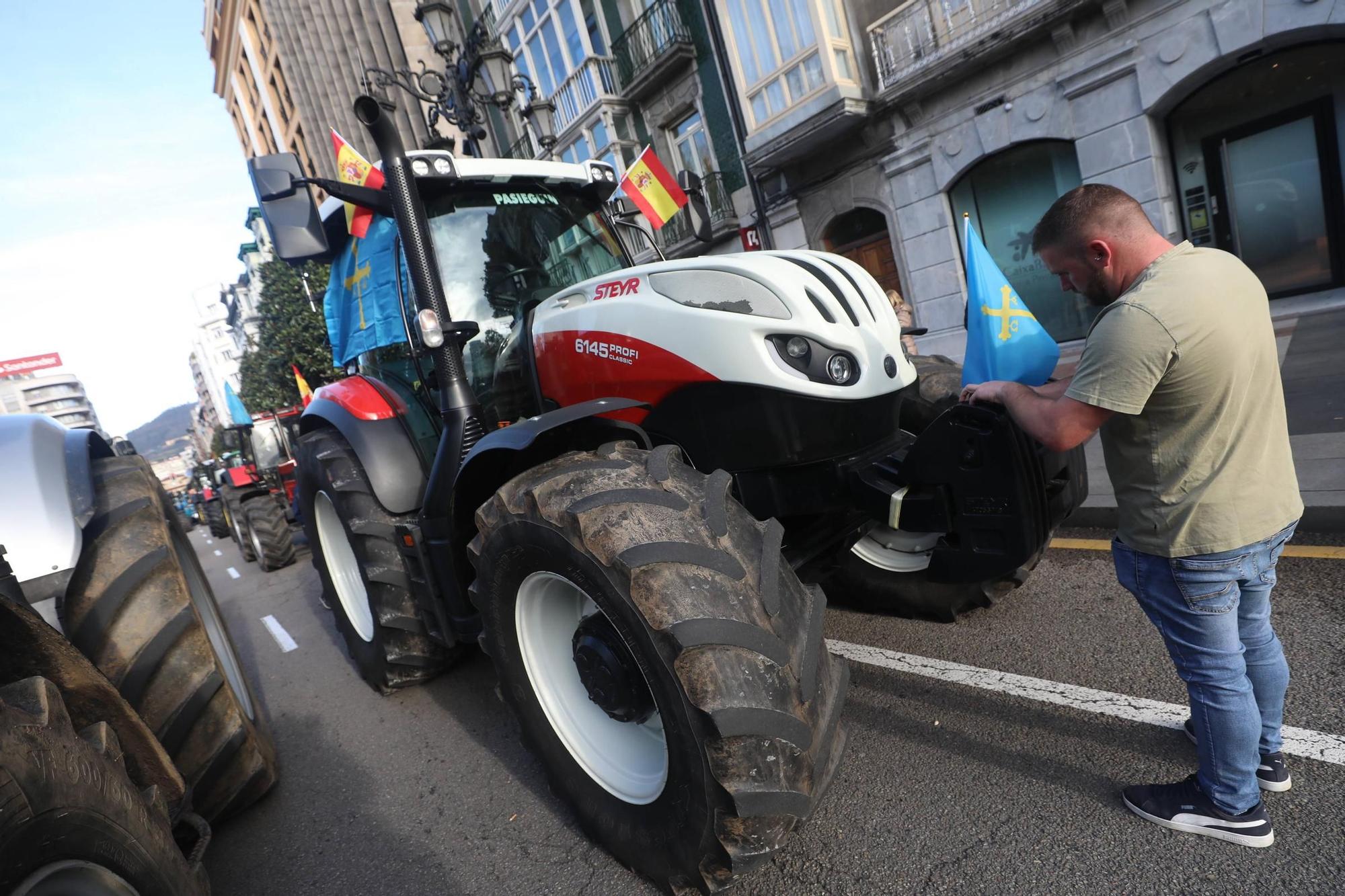 Protestas de los ganaderos y agricultores en Oviedo