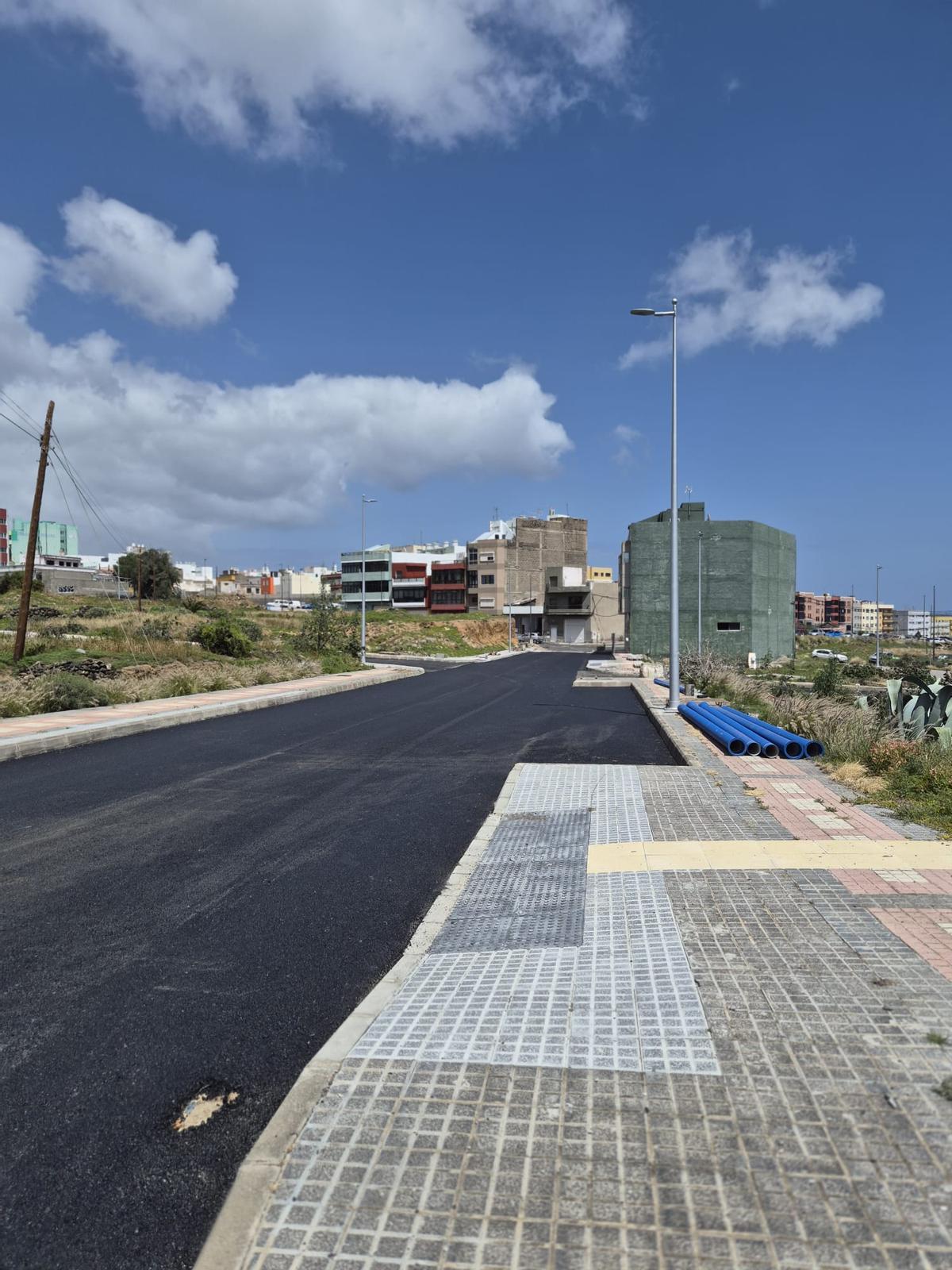 Asfalto de la urbanización de Arauz, en Telde.