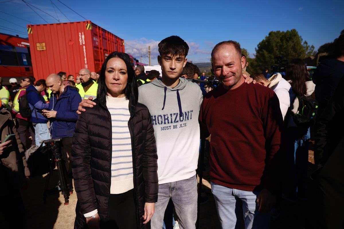 Accidente tren en Adamuz, trenes Iryo y Alvia. Accidente ferroviario, descarrilamiento Córdoba. Julio Rodríguez y su familia en la zona cero ayudaron en el accidente