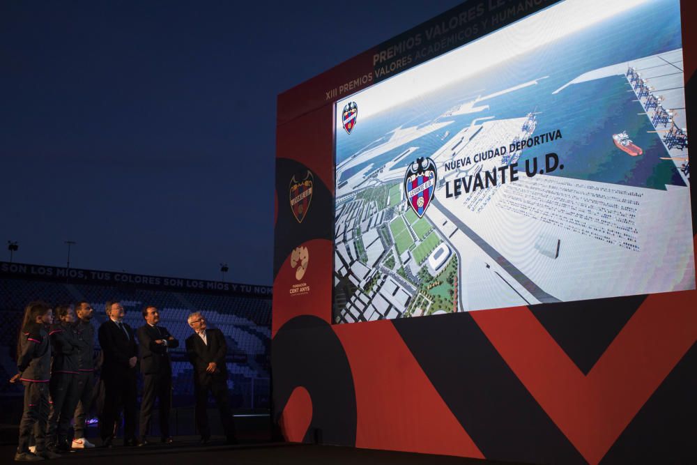 Presentación de la nueva ciudad deportiva del Levante UD en Nazaret