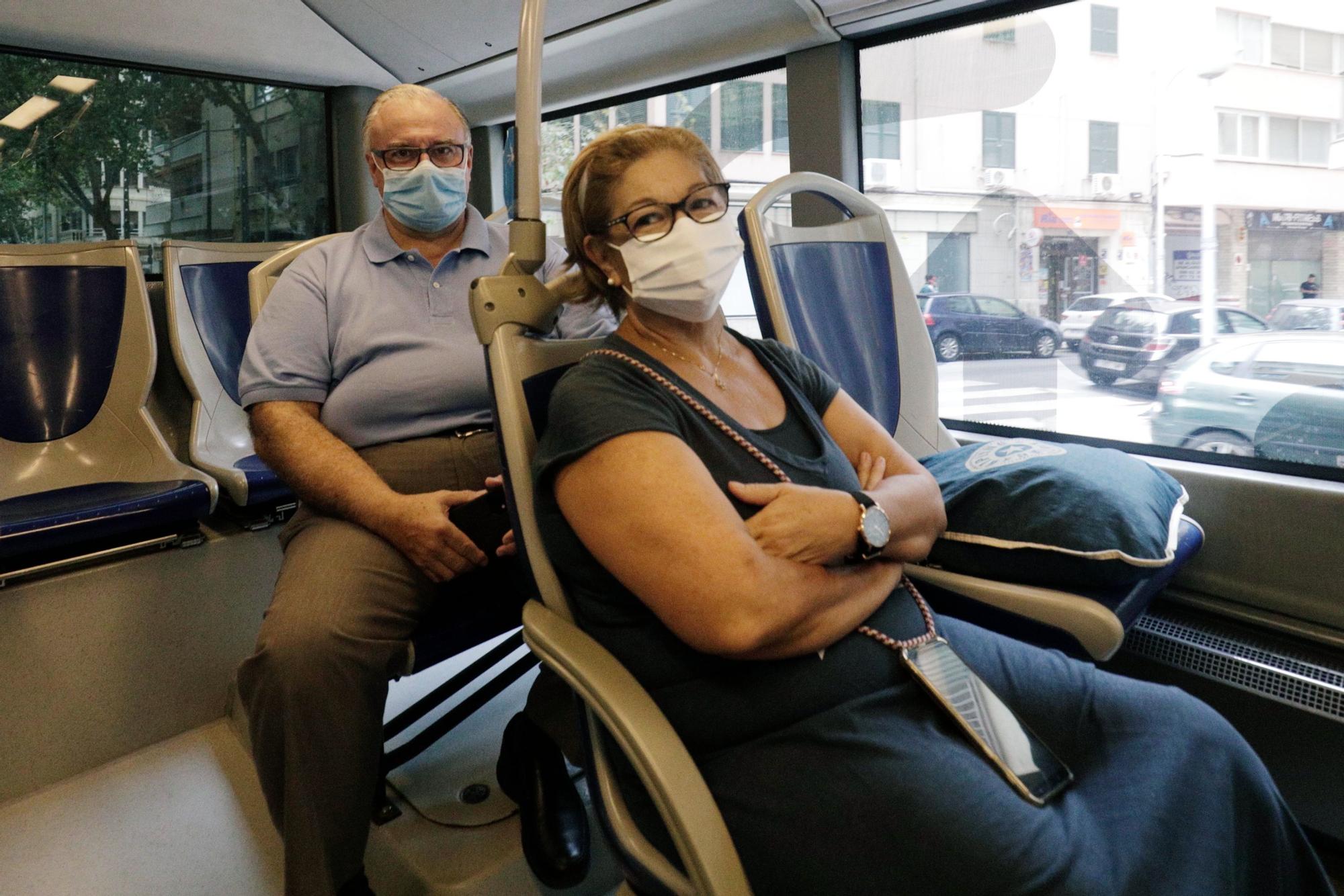 Los residentes toman los aparcamientos del centro el Día sin Coches