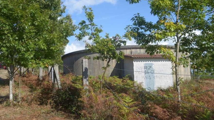 Depósito de agua de los comuneros de András, en Vilanova de Arousa. // Noé Parga