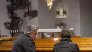 La soledad no deseada acerca a las iglesias a personas en busca de compañía y conversación
