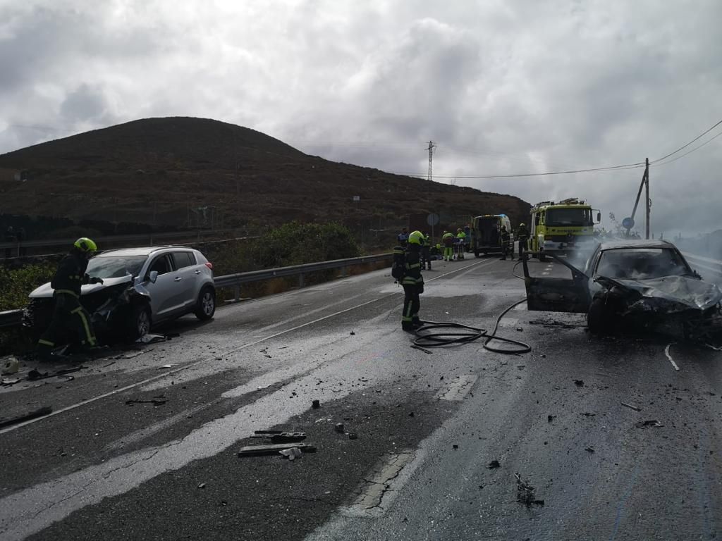 Arde un coche en Arucas (26/10/21)