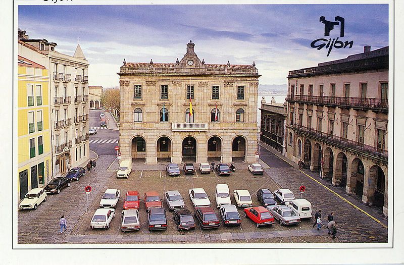 La evolución de Gijón a través de las postales