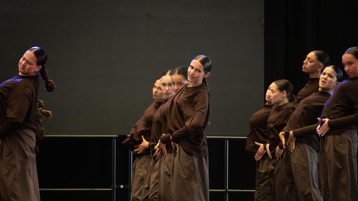 Un grupo de danza urbana.