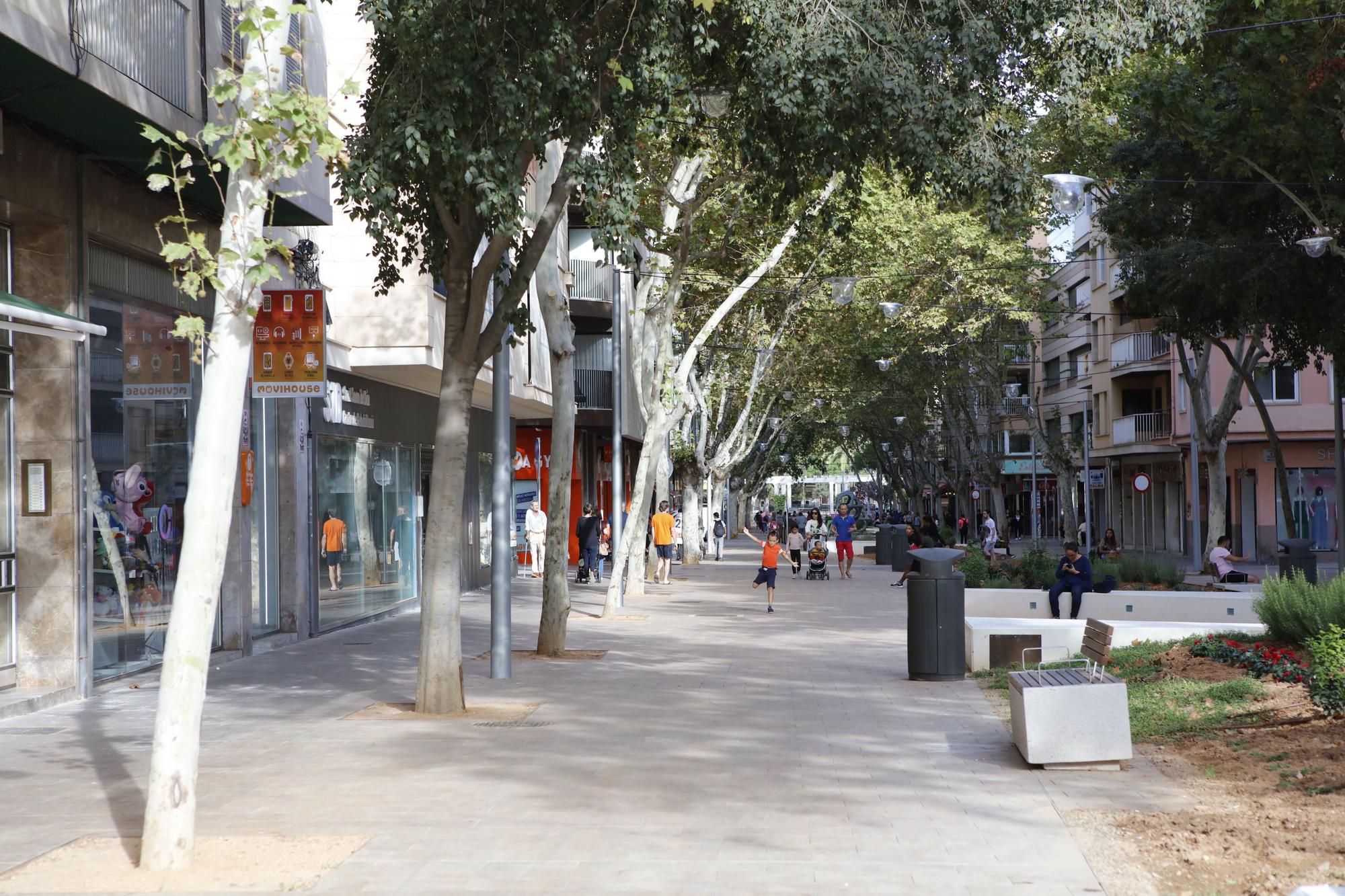 Vom Verkehrslärm zur Fußgängerzone: So sieht der Carrer Nuredduna in Palma de Mallorca jetzt aus