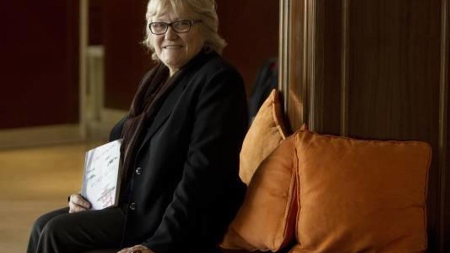La escritora valenciana Isabel-Clara Simó, fallecida ayer a los 76 años, en una imagen de 2012, cuando publicó «Un tros de cel».