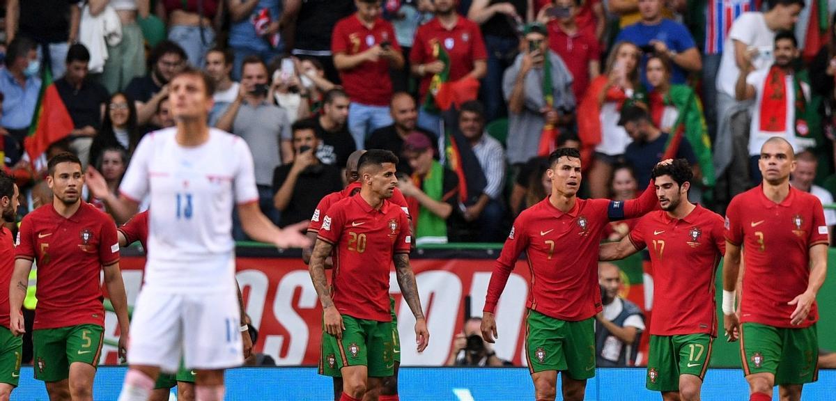 Guedes anotó el segundo tanto de los portugueses