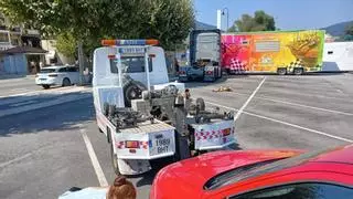 Más de 30 atracciones inician su desembarco para las Festas do Cristo en Cangas, que activa un plan especial de tráfico y restringe el aparcamiento en el centro