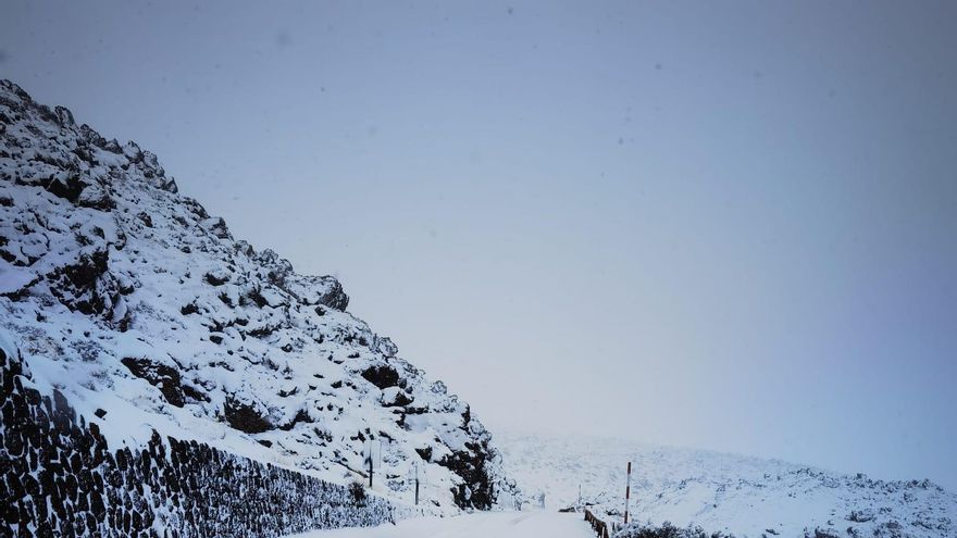 First snowfall of winter on El Teide