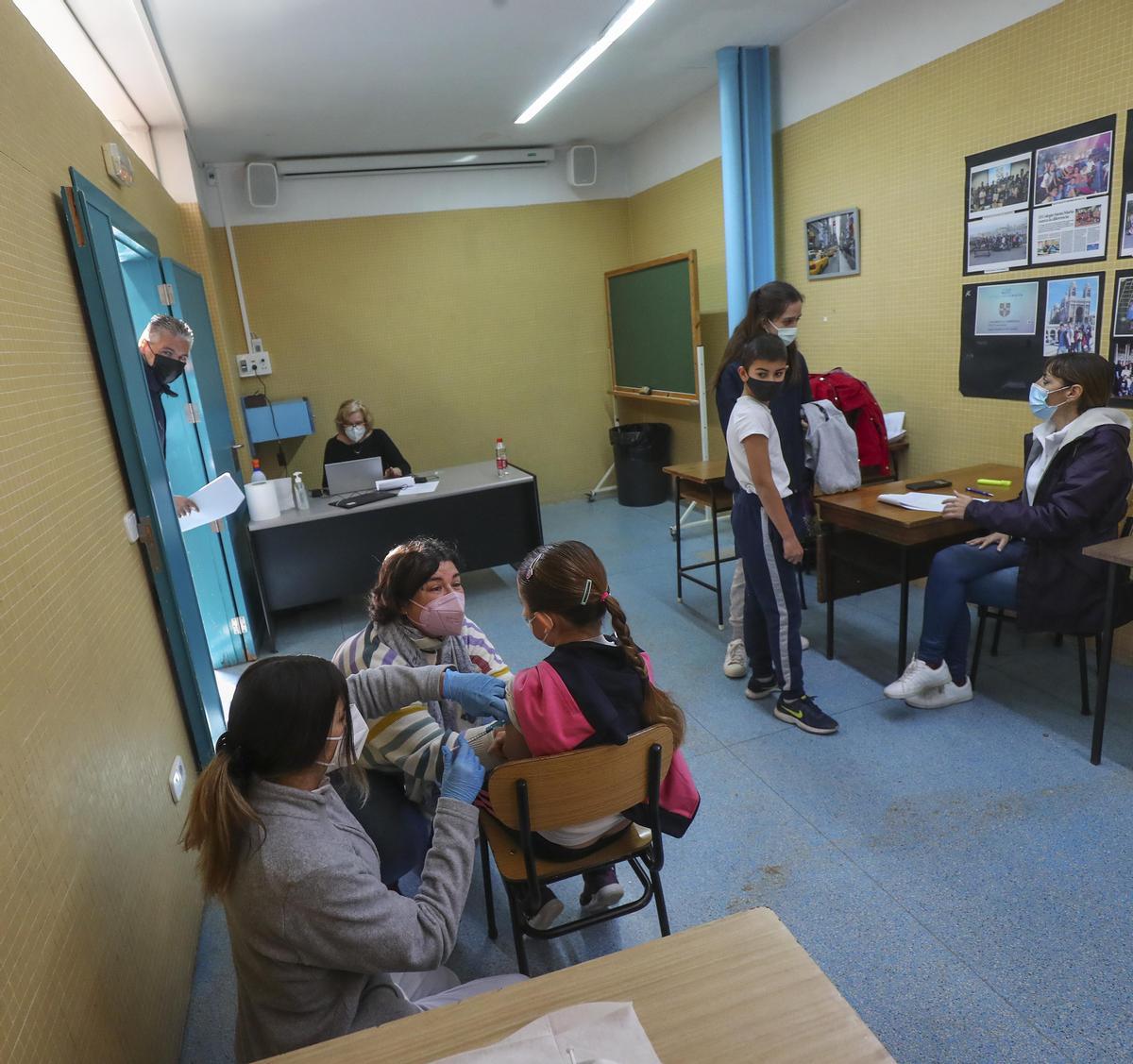 Vacunación en un colegio concertado de Valencia.