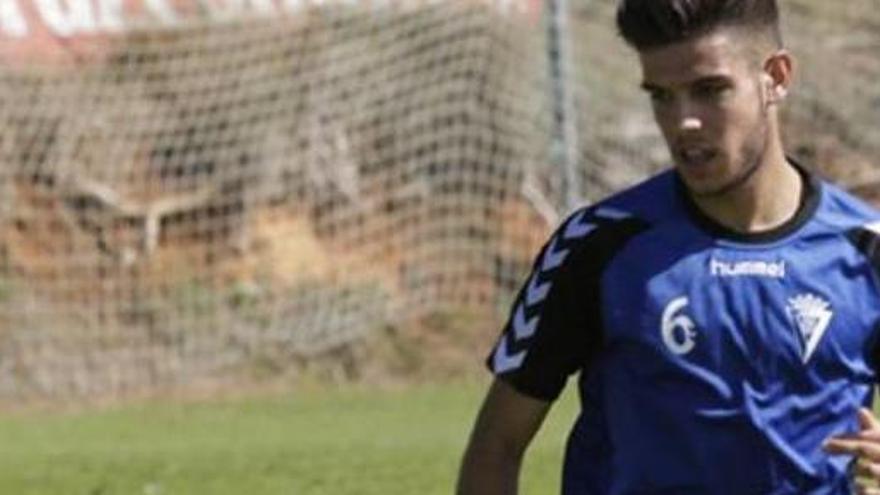 Semana clave  para la cesión del centrocampista sub-23 Alberto Quintana