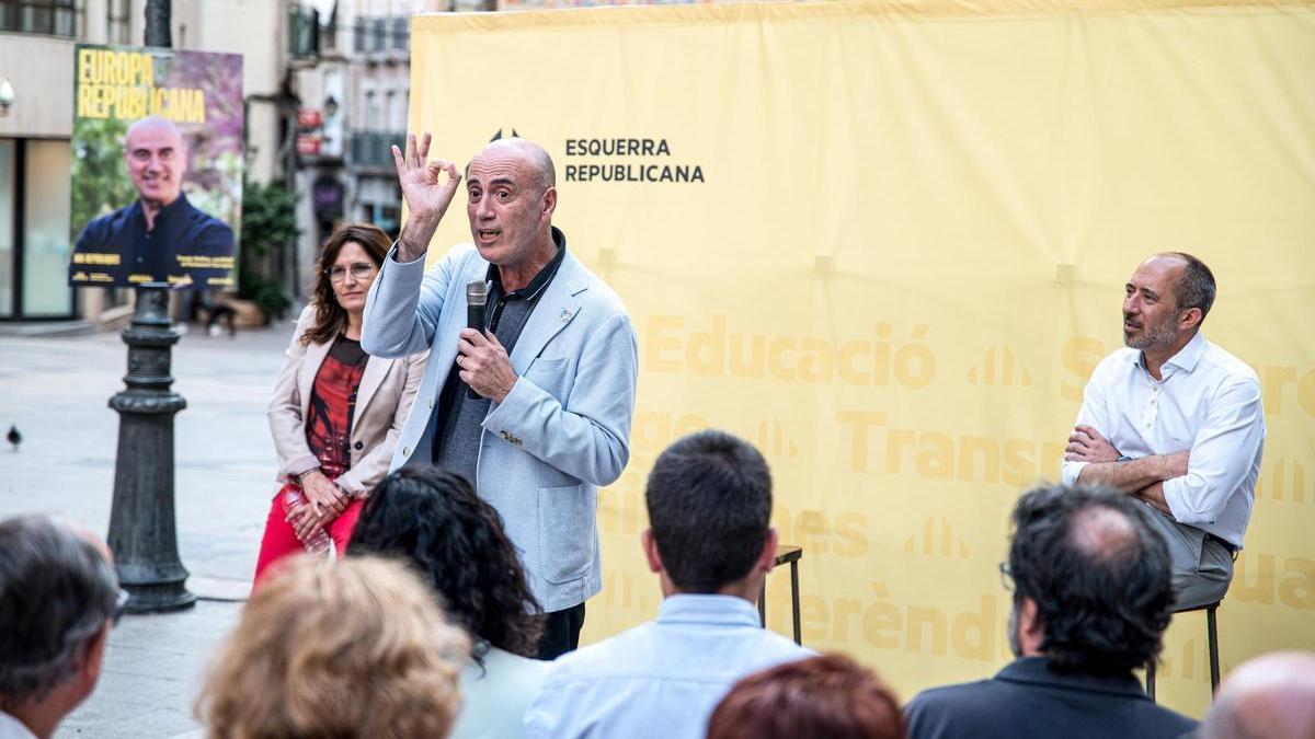Laura Vilagrà, Tomàs Molina i Marc Aloy a l’acte electoral d’ERC a la Plana de l’Om