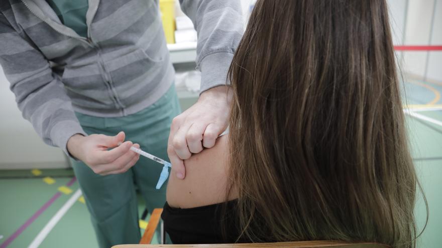 Consulta el estado de la vacunación en Baleares de los diez grupos de población
