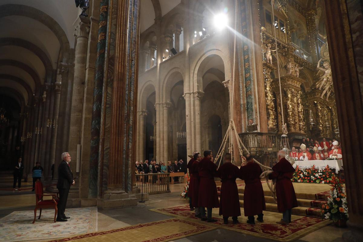 El presidente del Parlamento de Galicia renueva la Ofrenda al Apóstol en Santiago como delegado regio El presidente del Parlamento de Galicia renueva la Ofrenda al Apóstol en Santiago como delegado regio