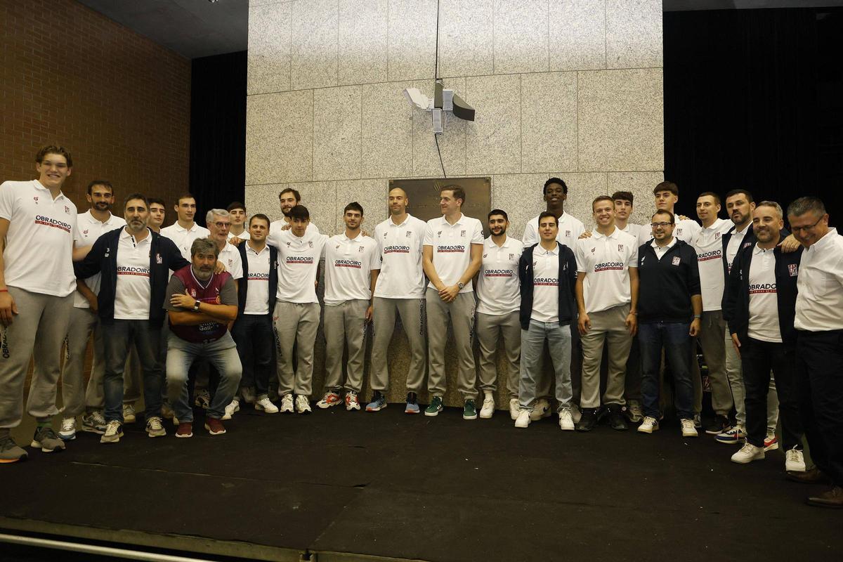 El Obradoiro 24-25 se presenta ante sus aficionados con el deseo de llevarlos a ACB