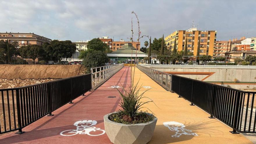 Picanya reabre la pasarela del Mercat tras la reconstrucción por la dana