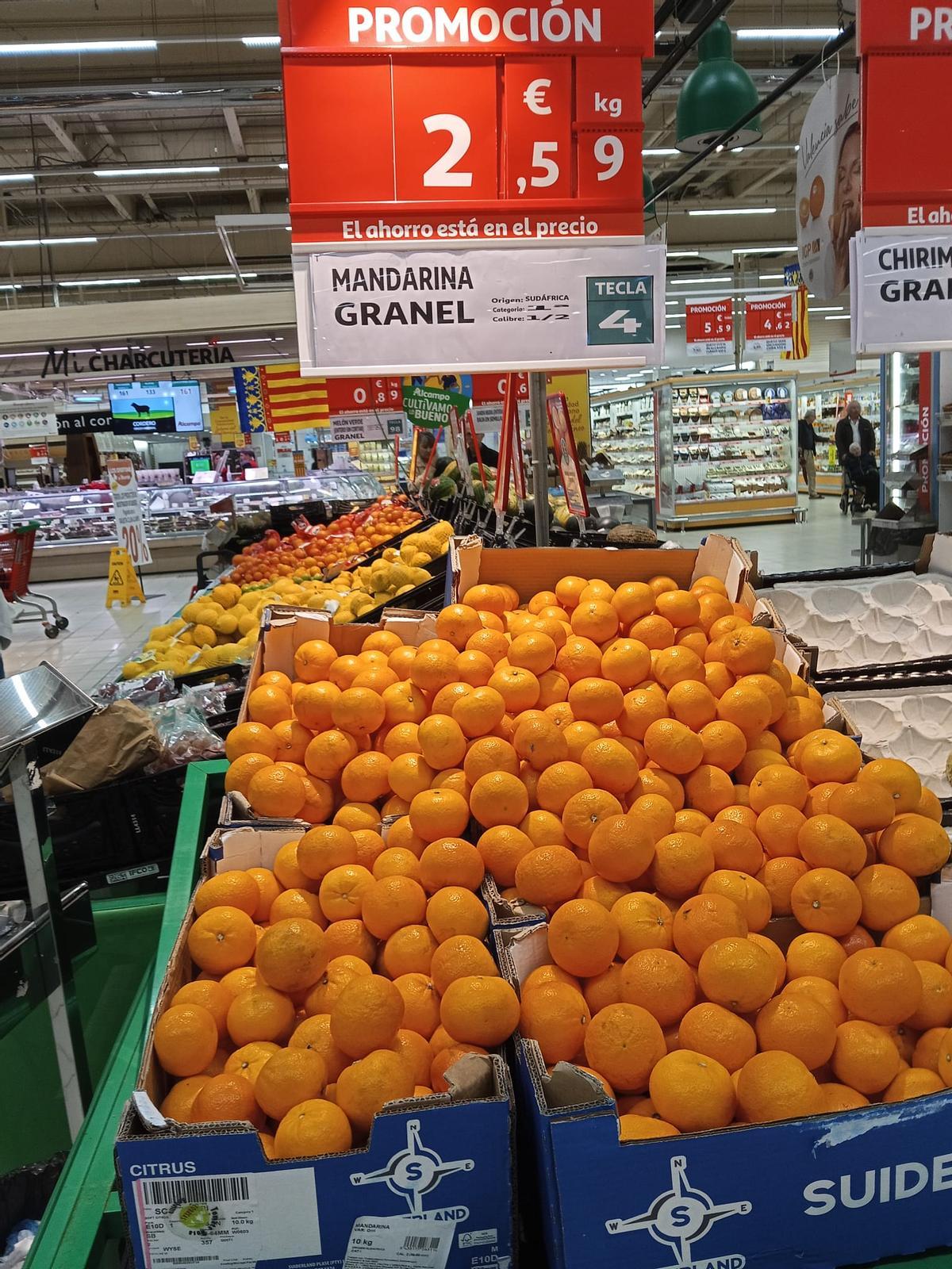 Mandarinas sudafricanas en un supermercado de Castellón.