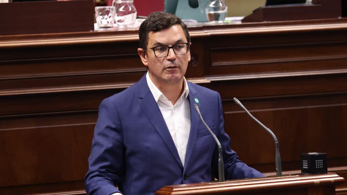 El consejero de Transportes, Pablo Rodríguez, en una intervención en el Parlamento.