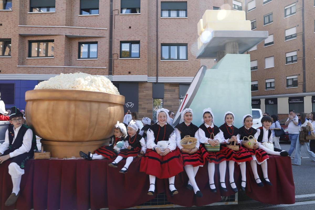 EN IMÁGENES: El desfile de carrozas del lunes de Pascua