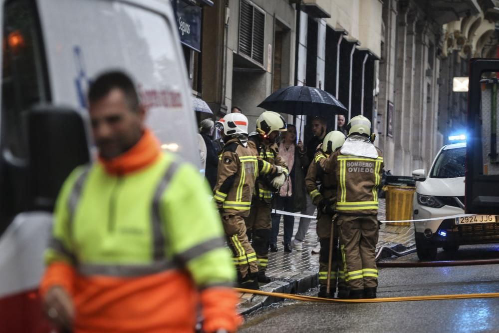 Incendio en la calle Marqués de Santa Cruz de Oviedo