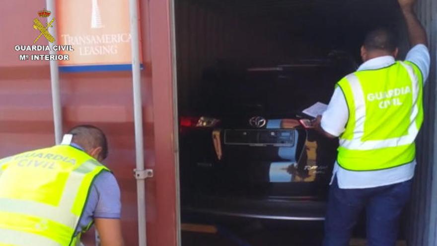 La Guardia Civil recupera en el puerto de La Luz 9 coches robados
