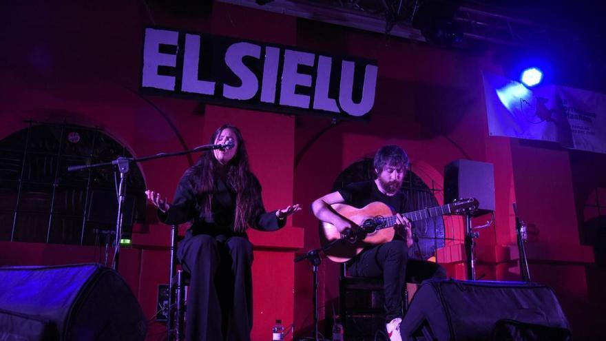 Rosalía va cantar a Manresa per menys de 10 euros: així va ser el concert on va avançar el seu primer disc