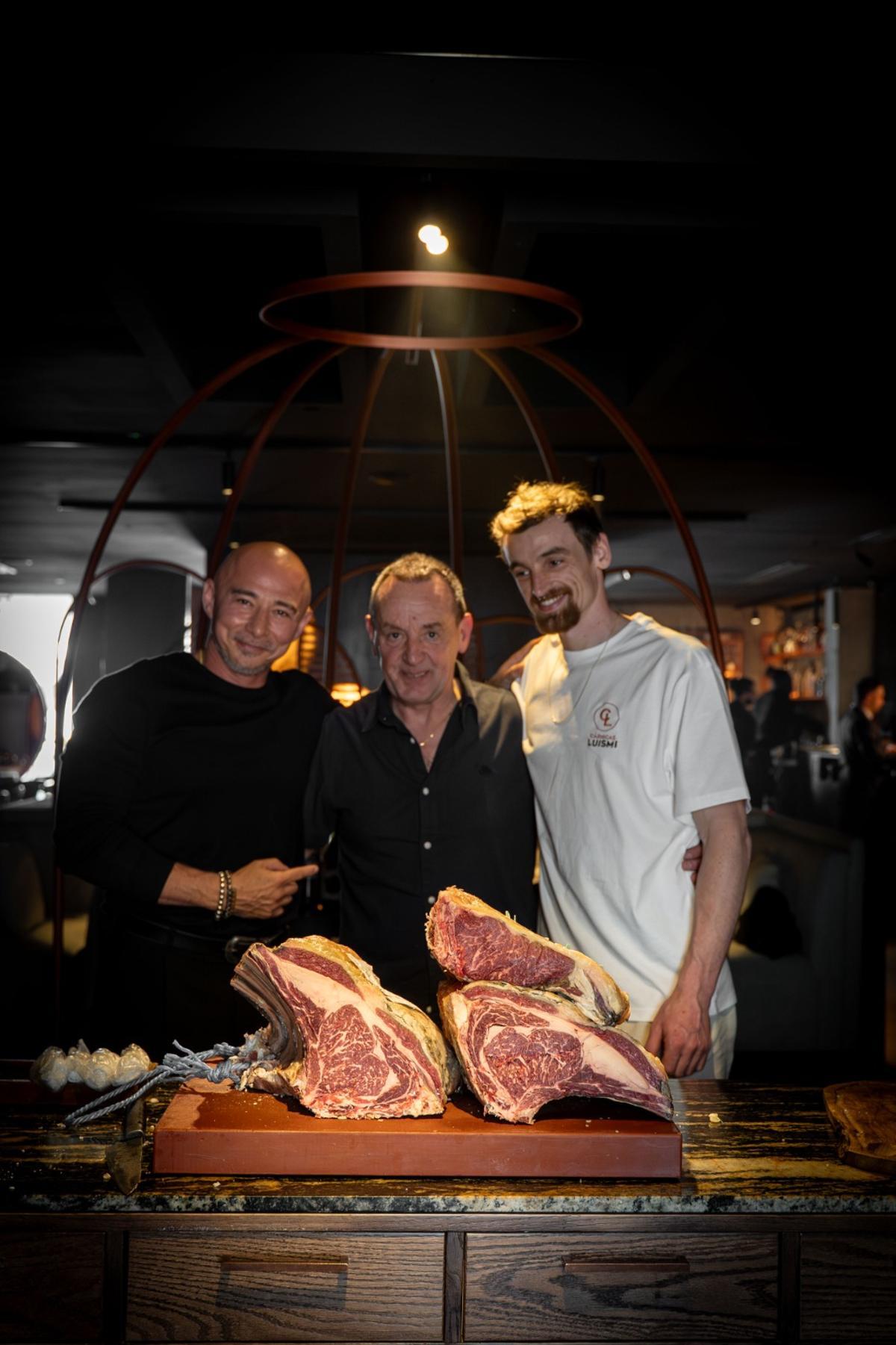 De izquierda a derecha: Robert Ng; Luismi Garayar y Ander Garayar