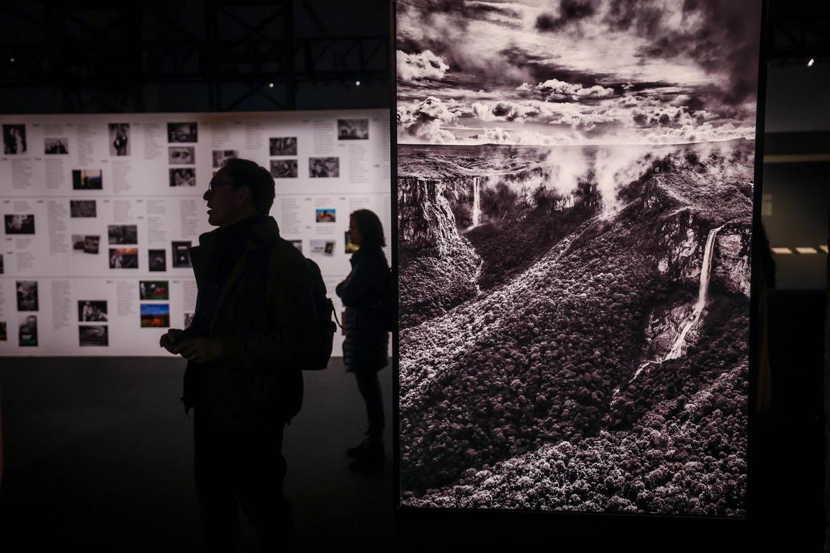 Exposición fotográfica Amazônia, de Sebastião Salgado, en Barcelona