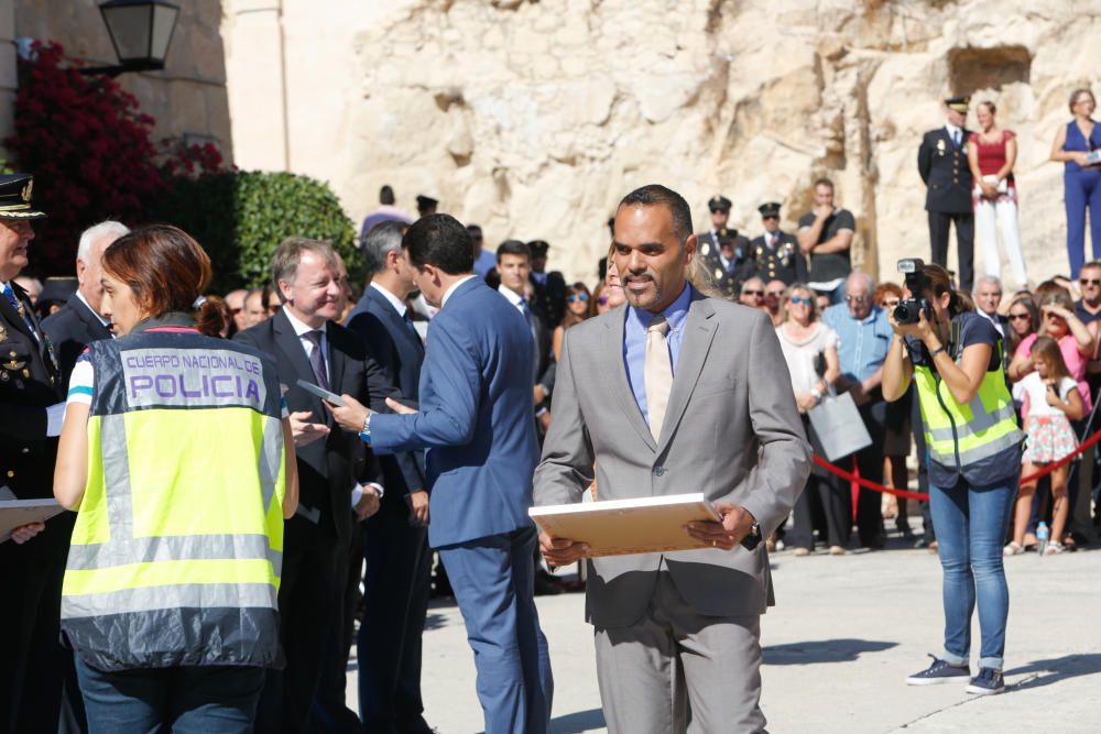 Un momento del acto de la Policía en el Castillo de Santa Bárbara.