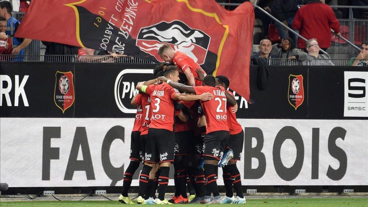 El Stade de Rennes celebrando el gol de la victoria.