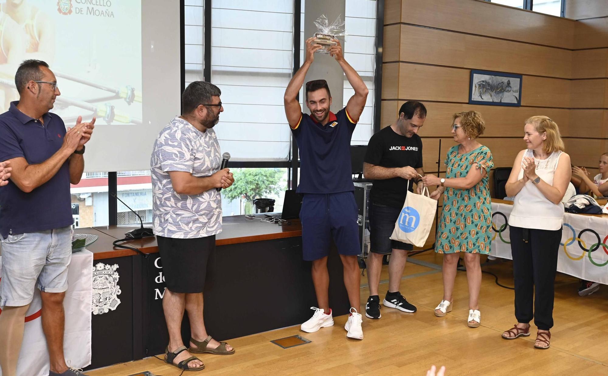 Moaña recibe entre aplausos a su olímpico Rodrigo Conde