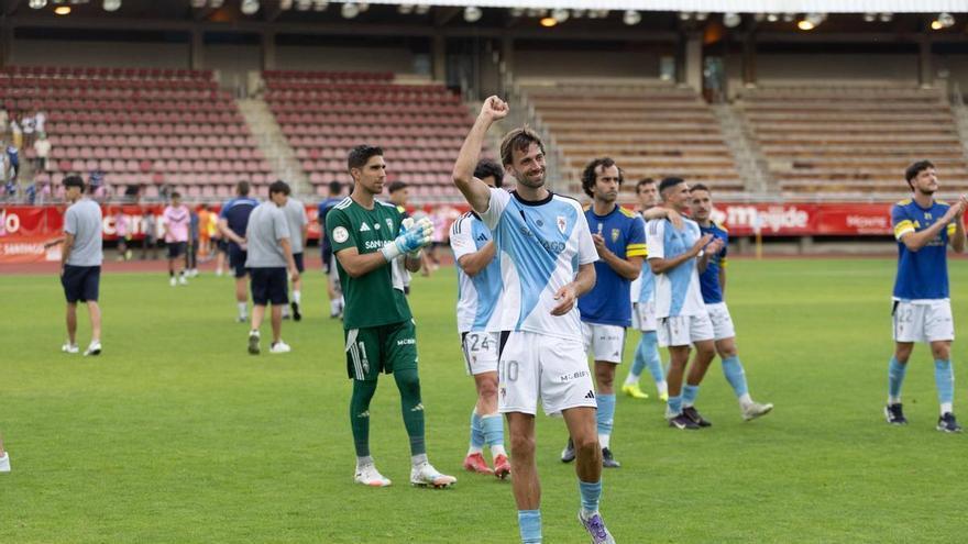 Parapar renueva su vinculación con el Compostela y jugará su quinta temporada como blanquiazul