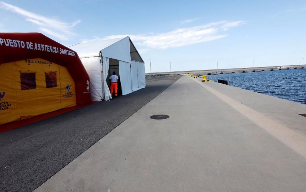 Preparativos para la llegada del Aquarius a València