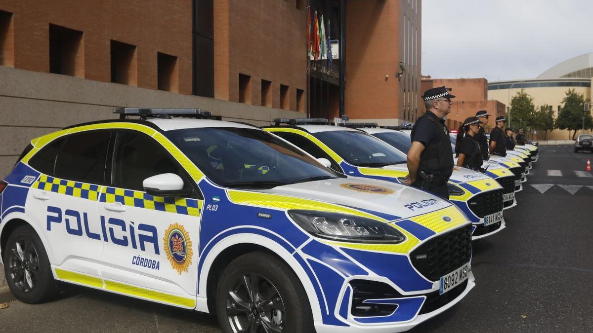 Coches de la Policía Local en una presentación de un nuevo lote de vehículos, en una imagen de archivo.