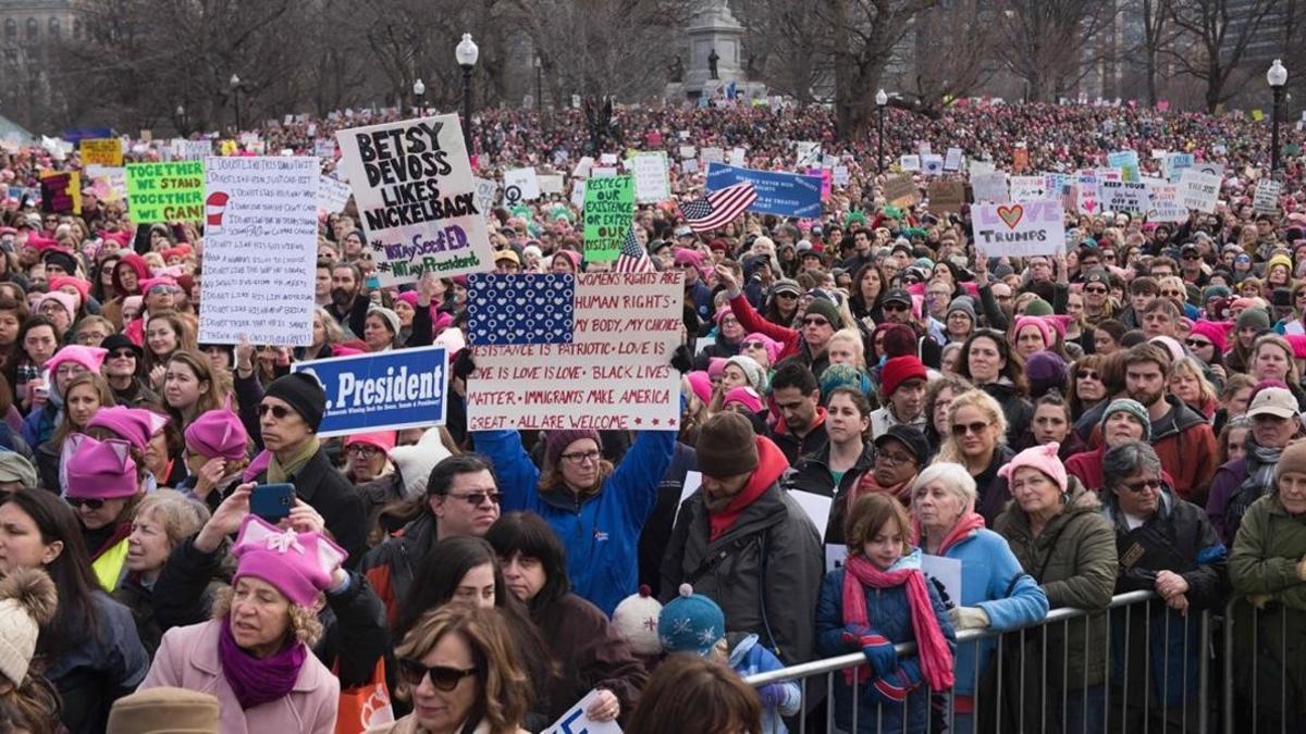 Protesta de mujeres contra Trump un dia después de la toma de posesión.