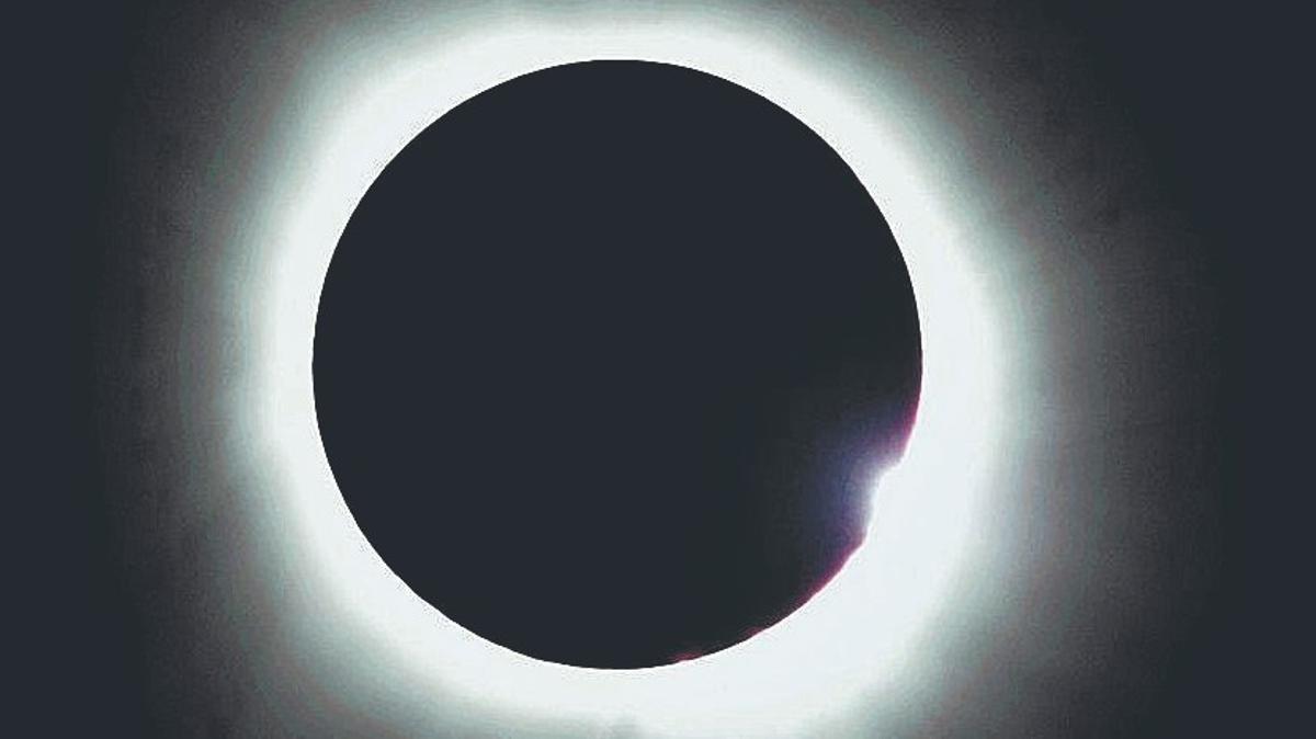 Eclipse de sol que se pudo apreciar el 8 de abril de 2024 desde la localidad de Paris (Texas, EEUU).