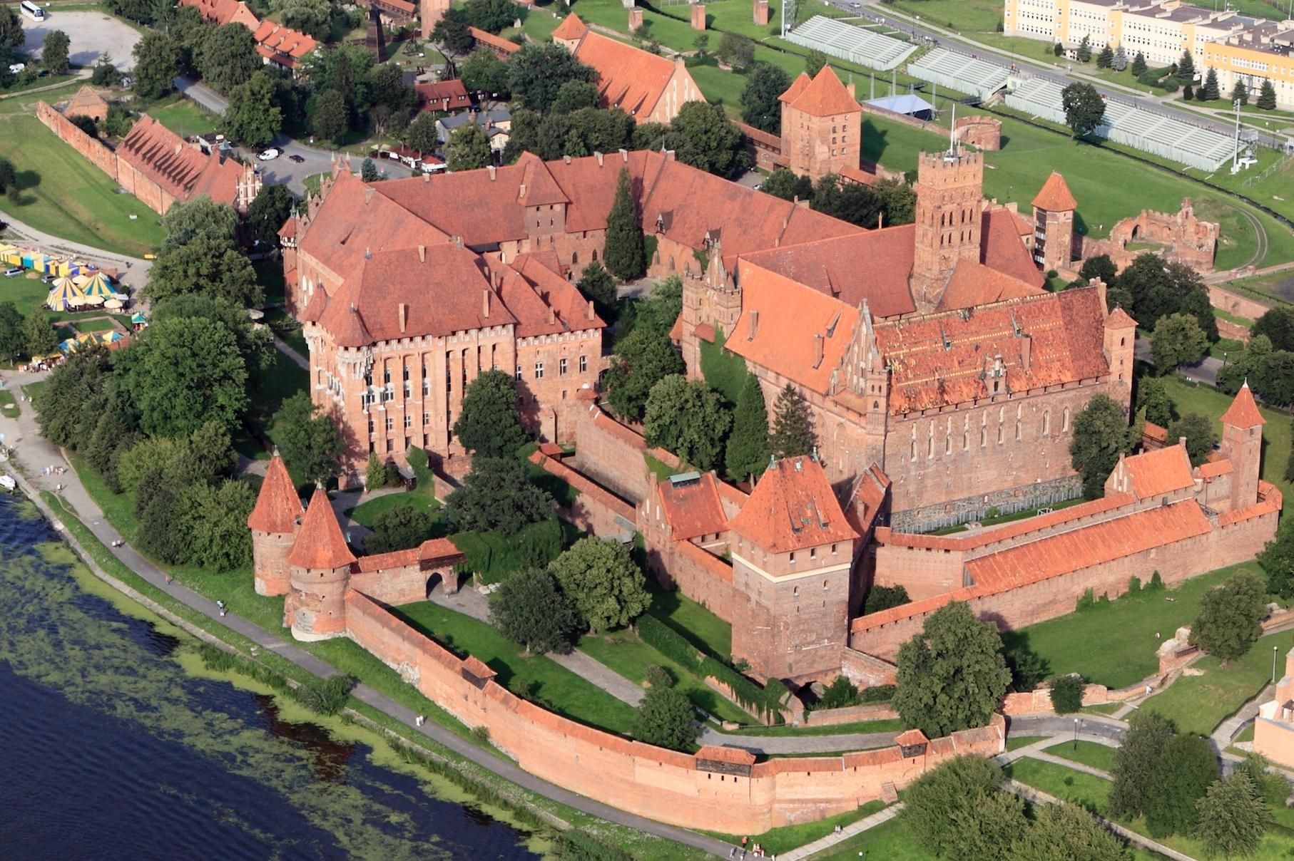 Se utilizaron más de tres millones de ladrillos para levantarlo.