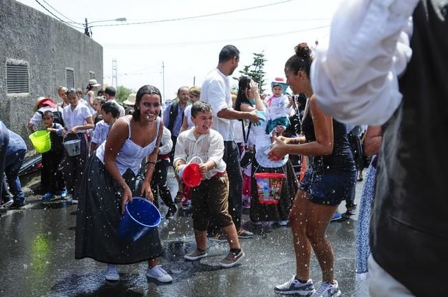 Traida Infantil del Agua de Lomo Magullo 2016