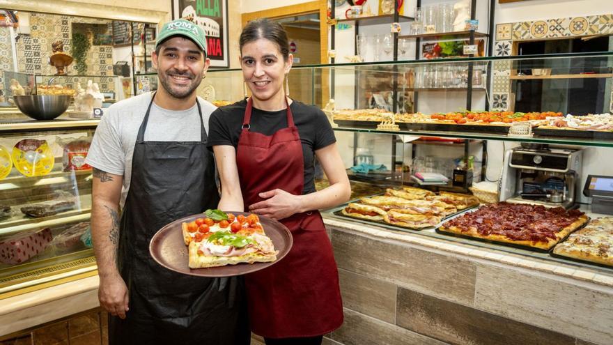 Enzo Auditore y Karen Apolito de Pizzería Alla Romana. | Germán Barreiros / Roller Agencia