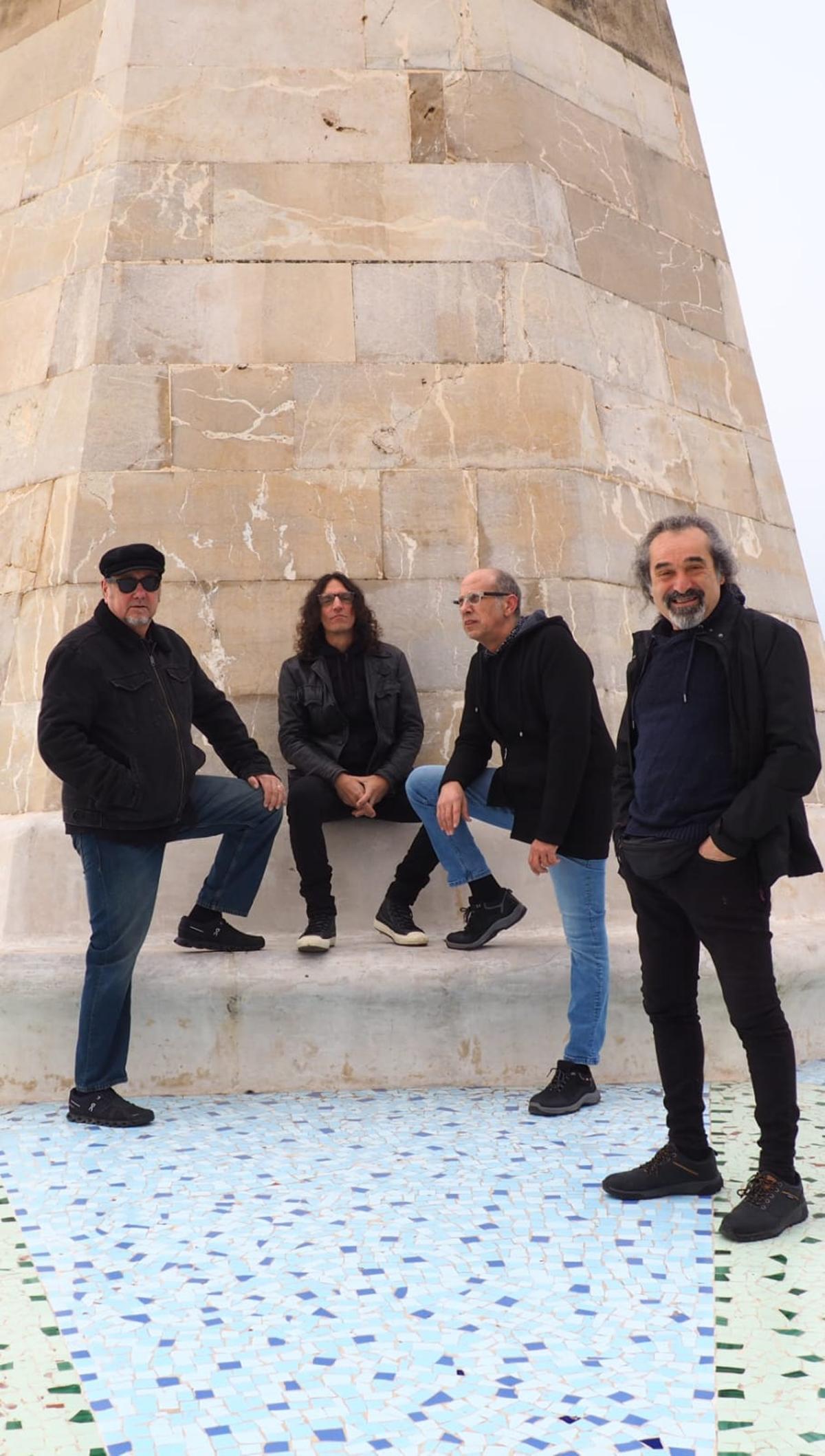 Los integrantes de la resucitada banda Daniel y la Quartet de Baño Band